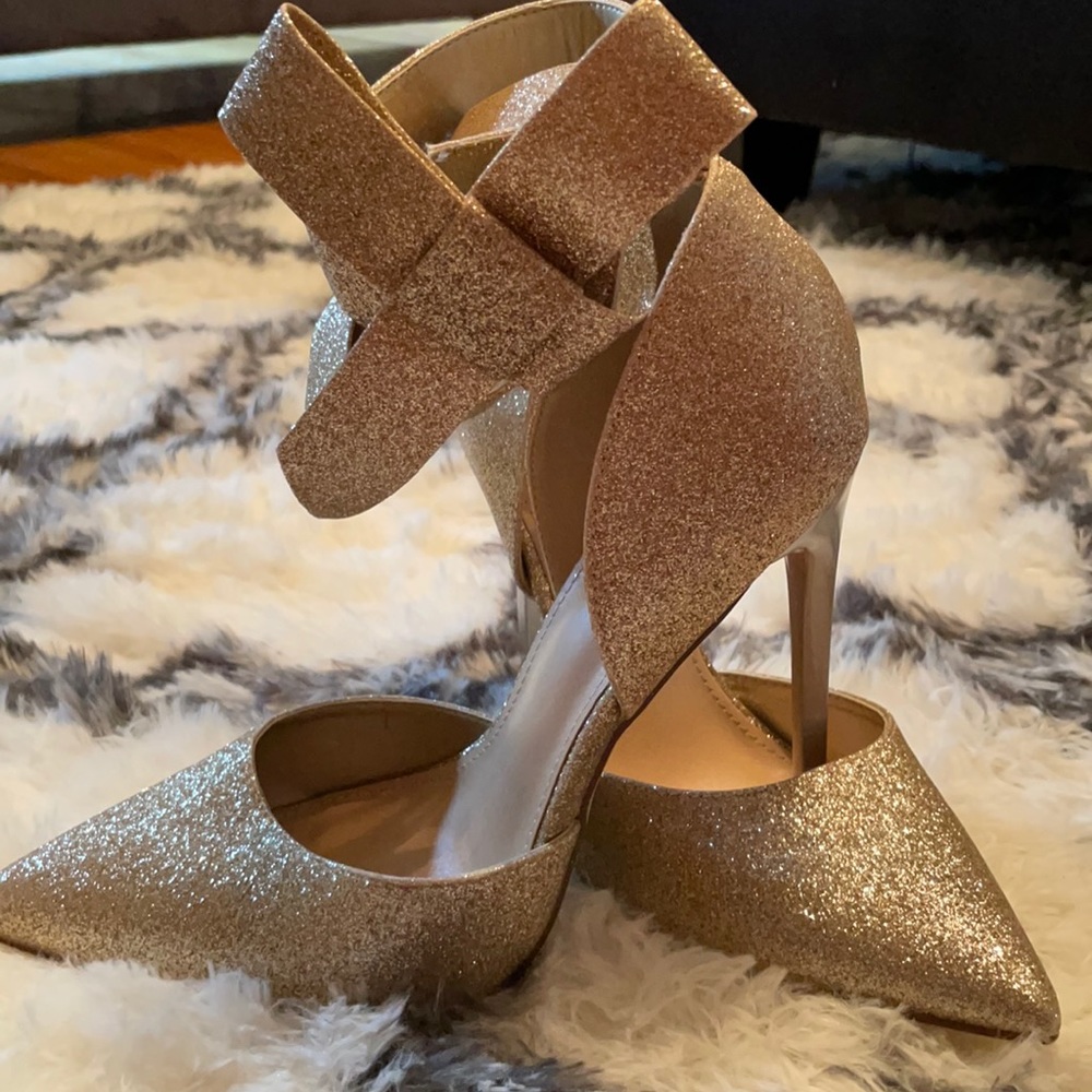Never worn bow tie stiletto